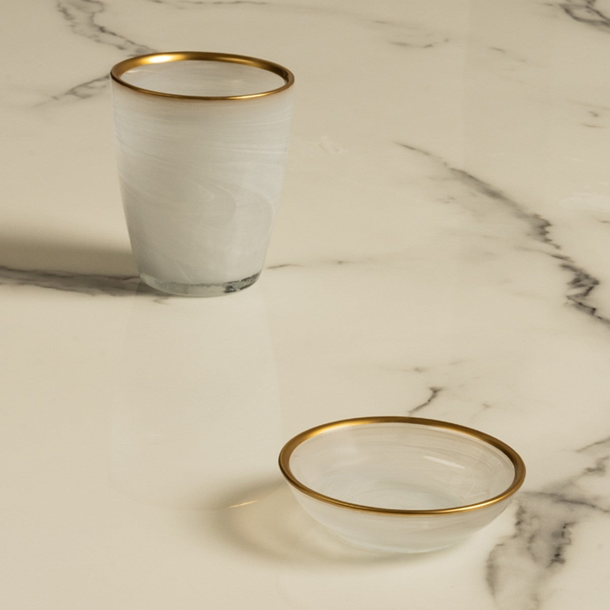 ALABASTER CUP WITH GOLD RIM 8.6 CM