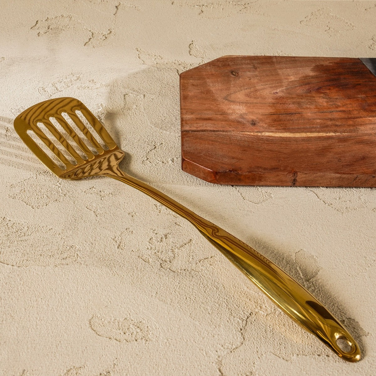 JADE SLOTTED TURNER GOLD H37 CM